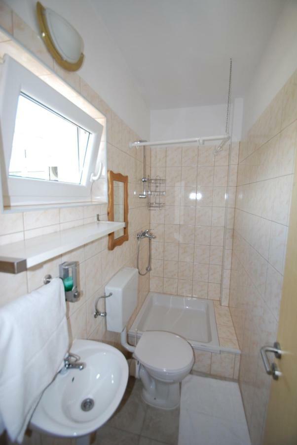 Batinic Apartmani Omis Exterior photo
