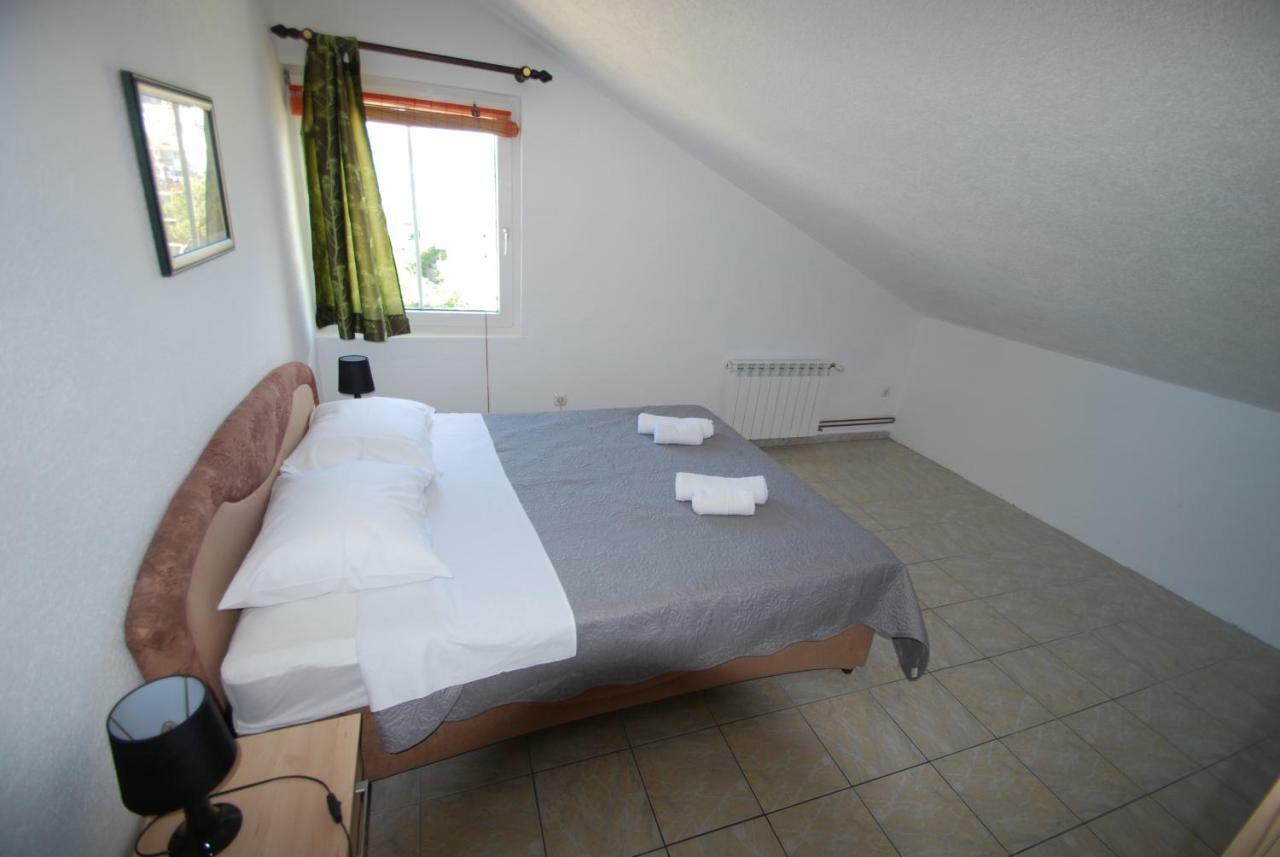 Batinic Apartmani Omis Exterior photo