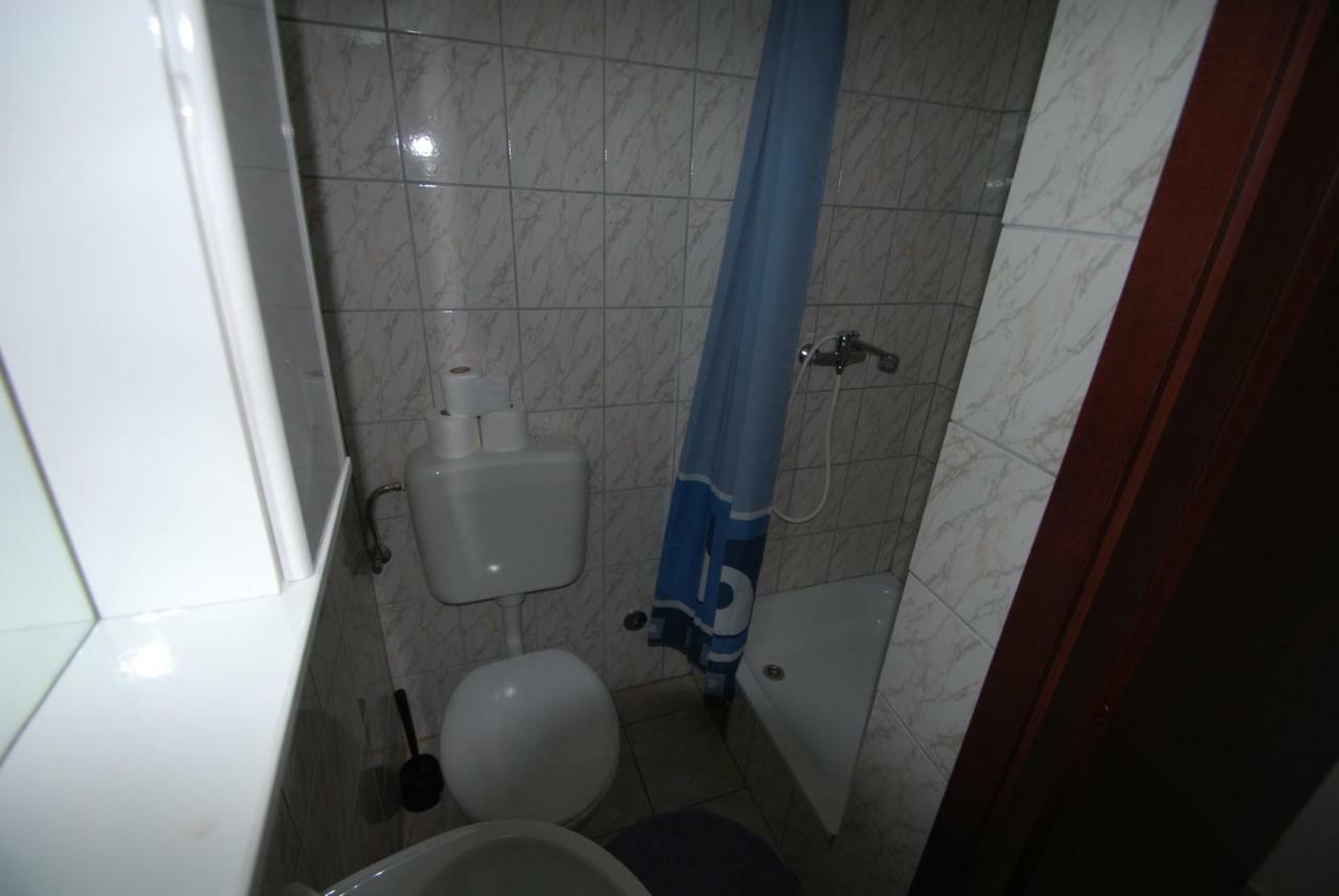 Batinic Apartmani Omis Exterior photo