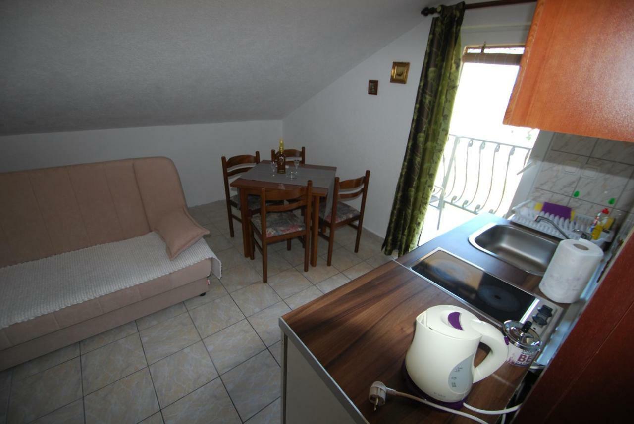 Batinic Apartmani Omis Exterior photo