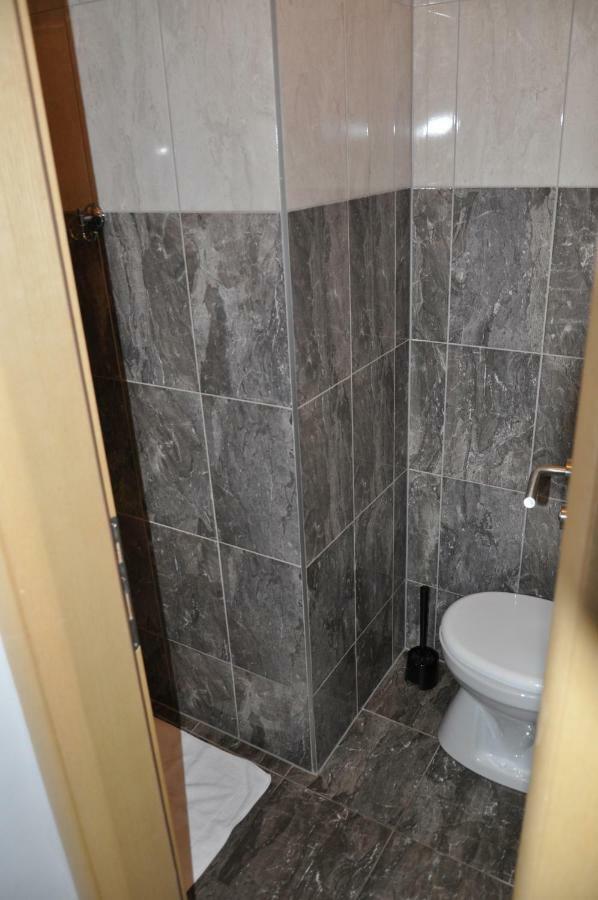 Batinic Apartmani Omis Exterior photo